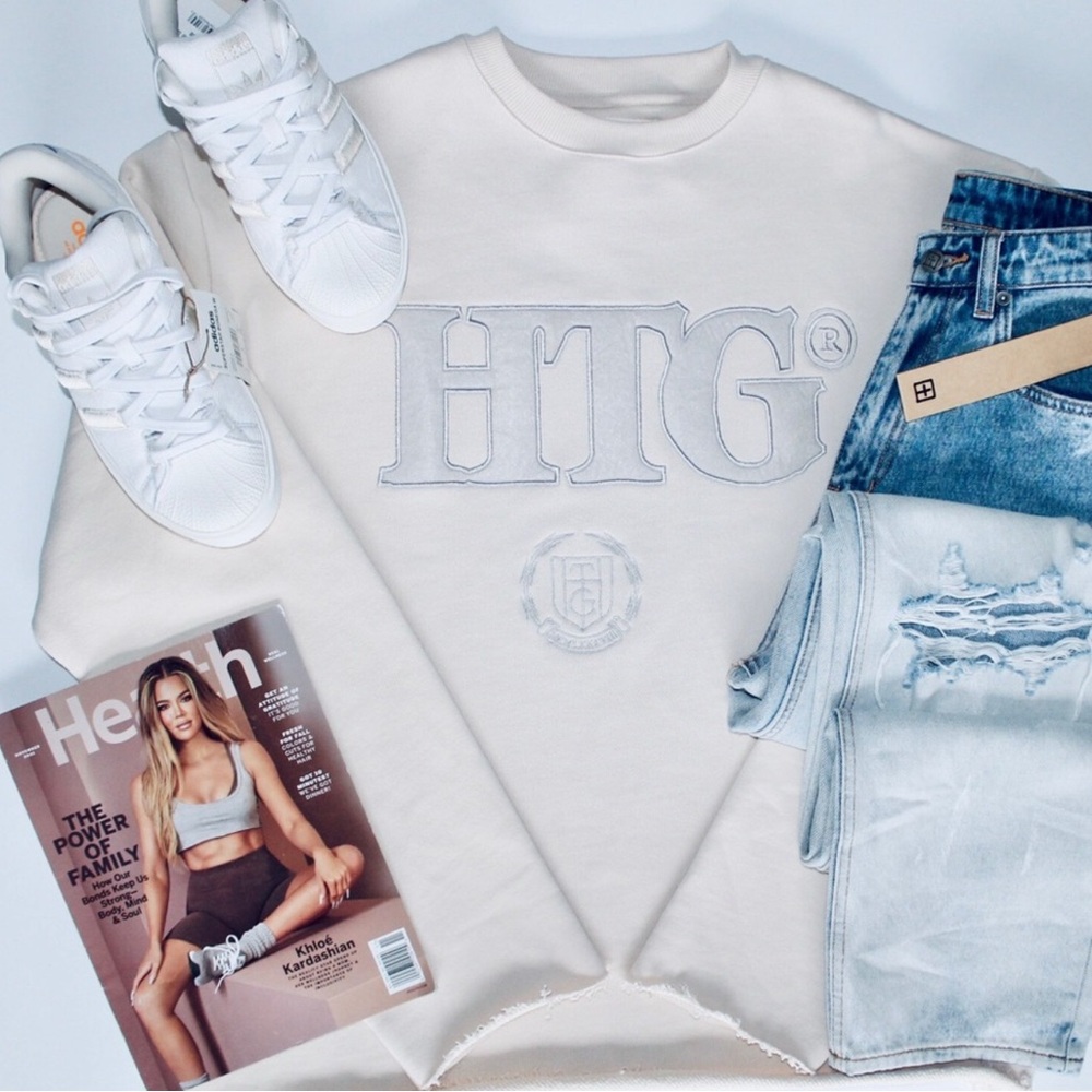 HONOR THE GIFT STUDIO CREWNECK IN CREAM